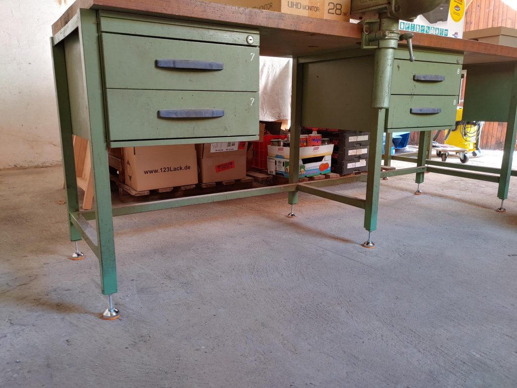 Workbench feet fabrication