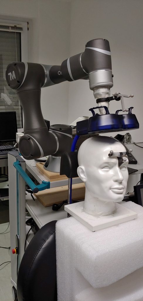 Robotic TMS prototype with Omron robot
